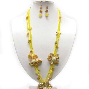 Seed bead and shell necklace yellow